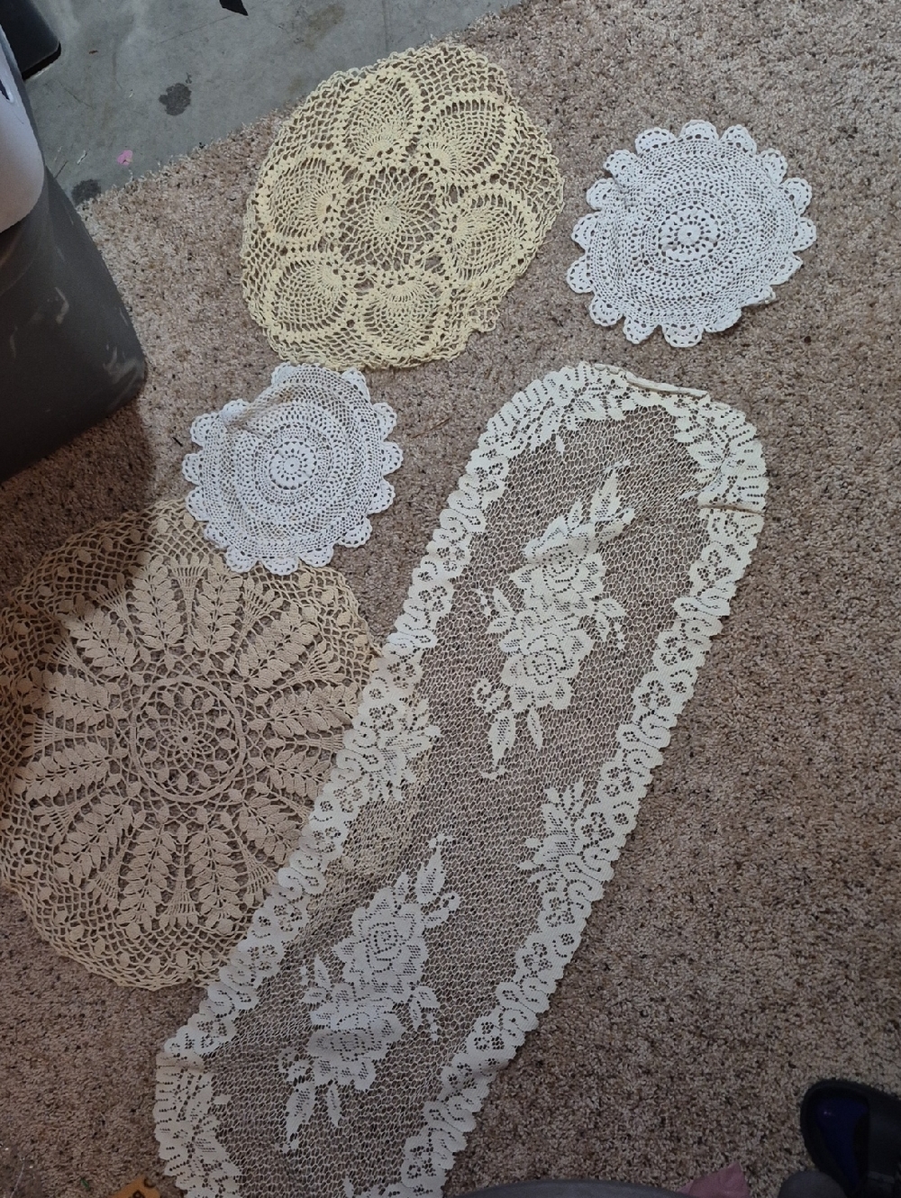 Vintage Crochet Doily Set in Cream and White